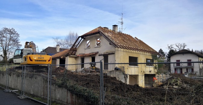 Mapraz – 4 maisons : Démolition en cours